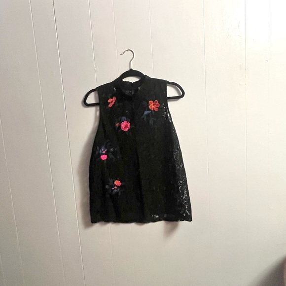 LOFT ~ Floral Embroidered, Mock Neck, Lace-Like, Sleeveless, Blouse - Picture 2 of 12